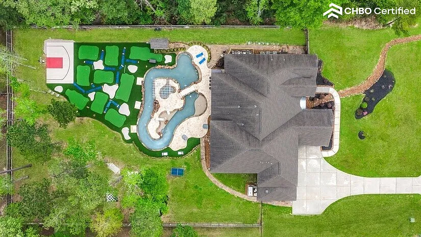 Executive 4BR Villa w/ Lazy River — Photo 2