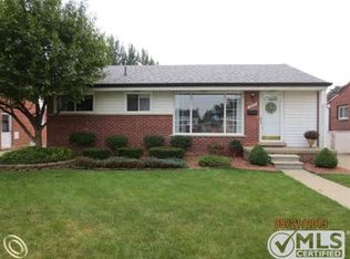 33615 Rosslyn Ave, Garden City, MI 48135