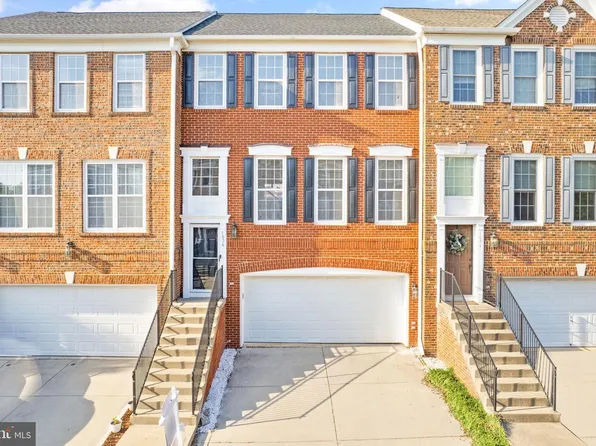 7056 Courtyard Way #1, Haymarket, VA 20169