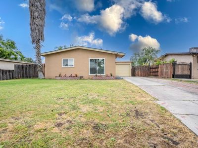 2119 E Griffith Way, Fresno, CA, 93726