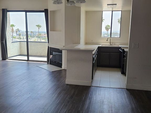 5th image of 7020 Lanewood Ave #407