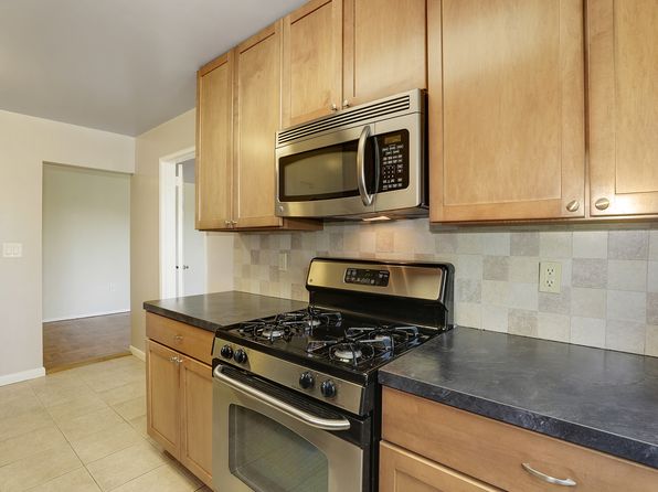 2 Hamilton Rd APT 3Q
