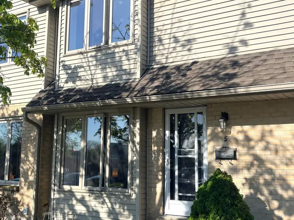 1138 Kipps Ln #5, London, ON N5Y 5K6