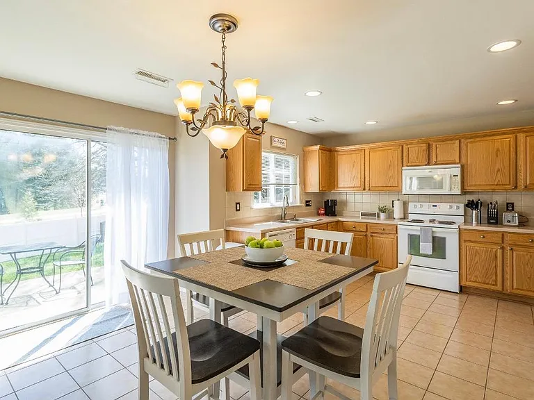 160 Solheim Ln — Photo 17