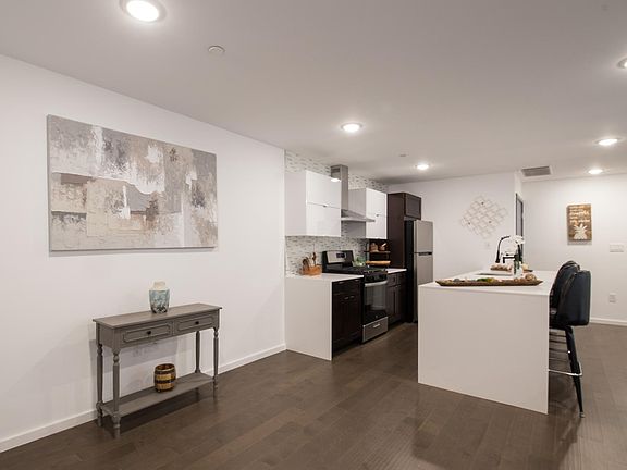 2nd image of 1525 N 7th St #3