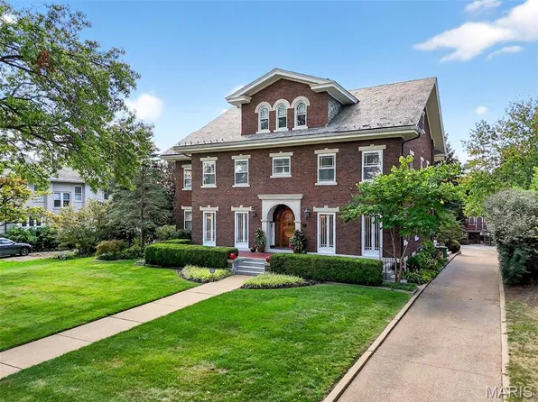 7 Crestwood Dr, Saint Louis, MO 63105