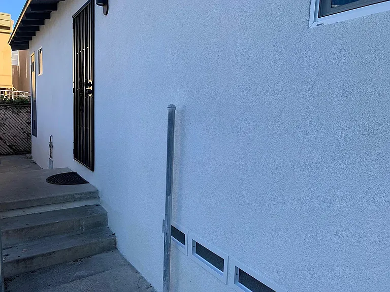 4037 Van Dyke Ave #B — Photo 22