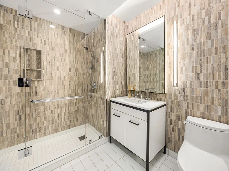 70 Charlton St #5C — Photo 9