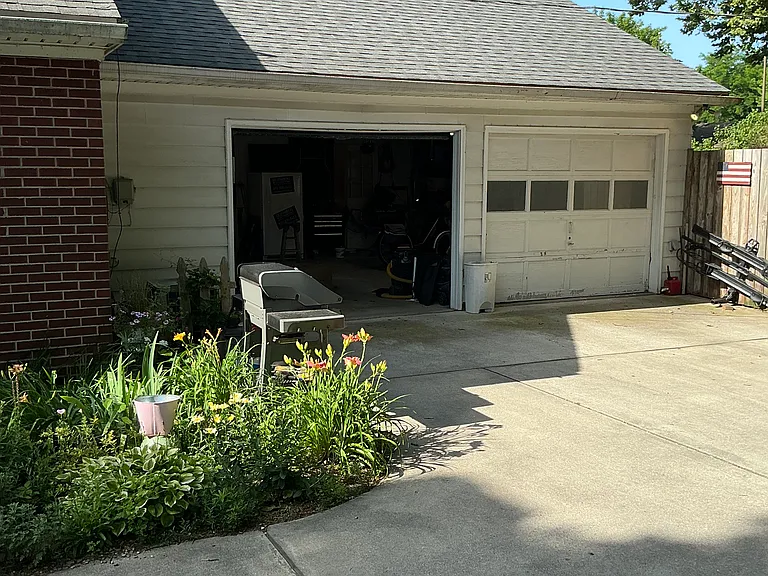 120 S Liberty St #1 — Photo 7