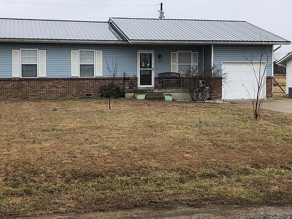 2nd image of 637 W 31st Street Pl