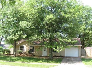 130 Old Trail Dr, Bargersville, IN 46106