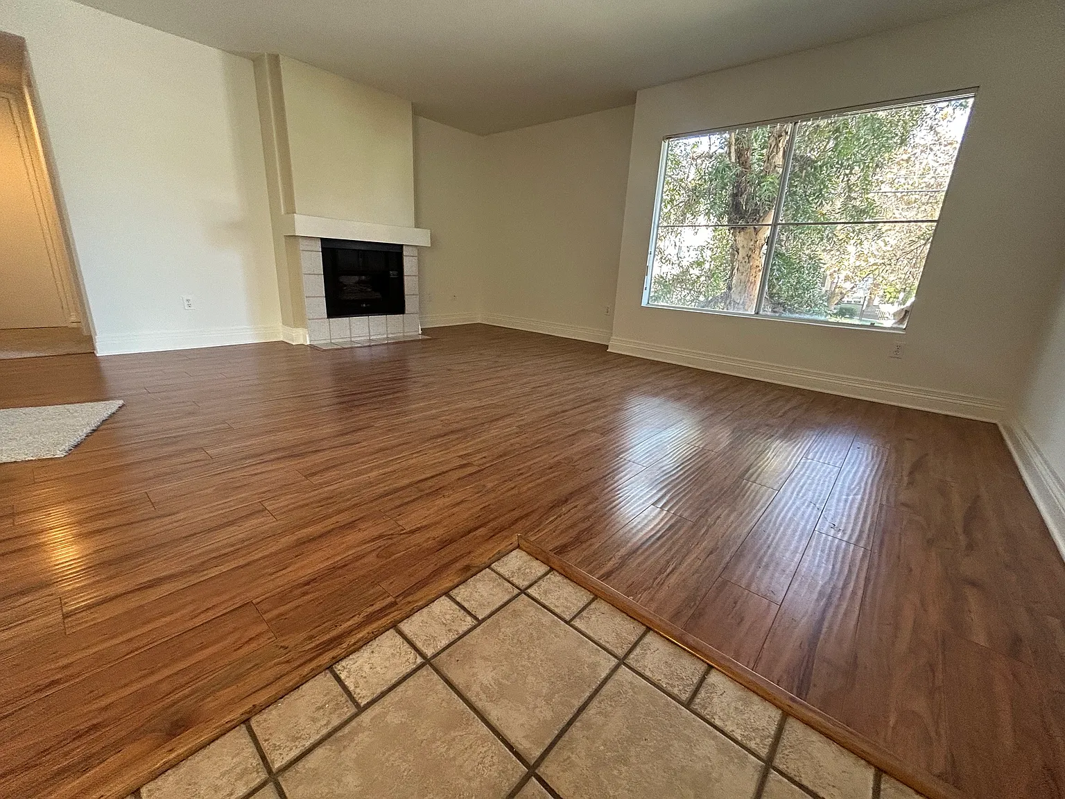 1 bed, 940 sqft, $2,240 — Photo 4