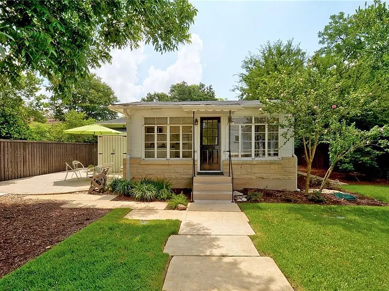 4518 Red River St — Photo 1