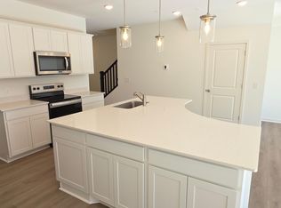 4747 Airlake Dr, Woodbury, MN 55129