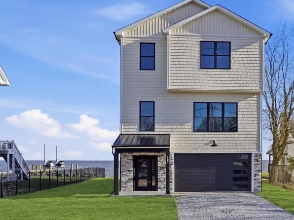 8823 Chesapeake Ave, Sparrows Point, MD 21219