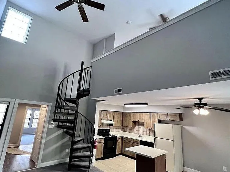 60 Summit Ct — Photo 9