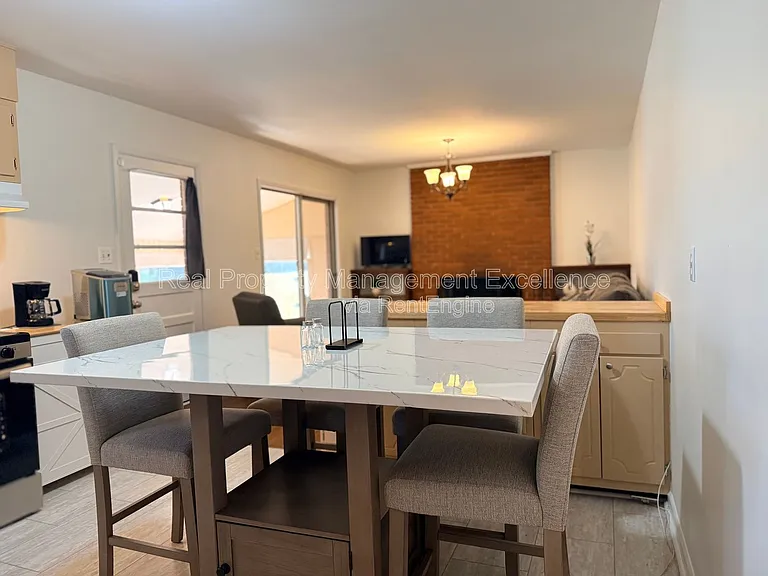 120 E Rowan St — Photo 12