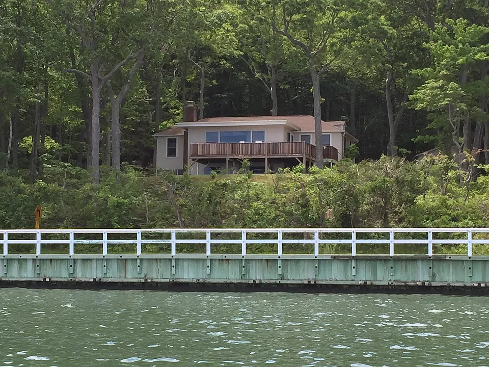 91 Shore Rd