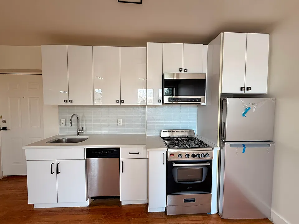70 Lexington Ave #17E