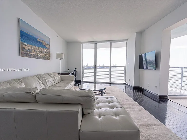 335 Biscayne Blvd #1009 — Photo 31