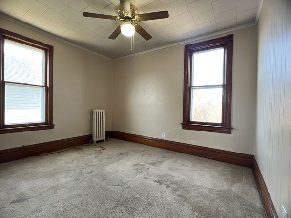 451 W 16th St, Dubuque, IA 52001
