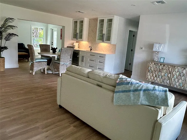 1625 Idle Ln — Photo 8