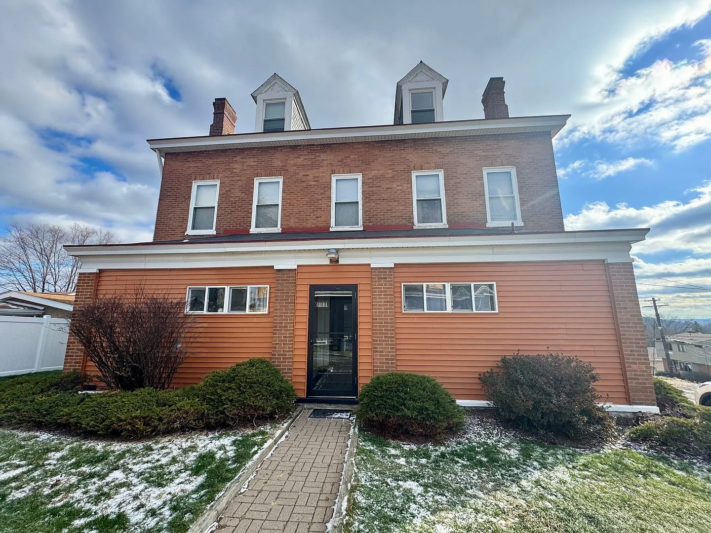 4451 Highridge St photo 1