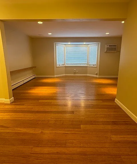 527 W Eastman St #1C — Photo 9