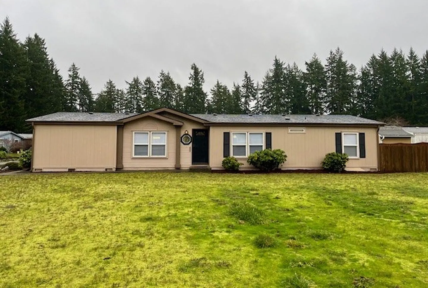 Beautifully updated home in Port Orchard! — Photo 1