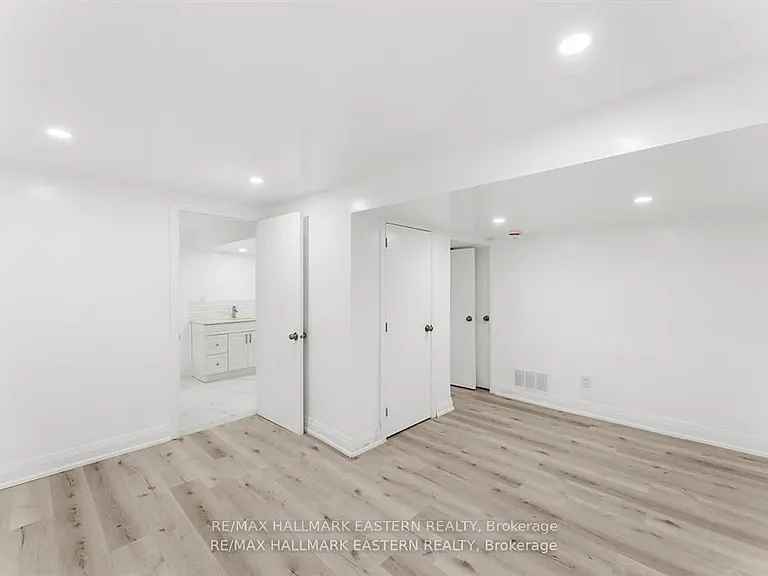 1037 E Communication Rd #LOWER — Photo 7