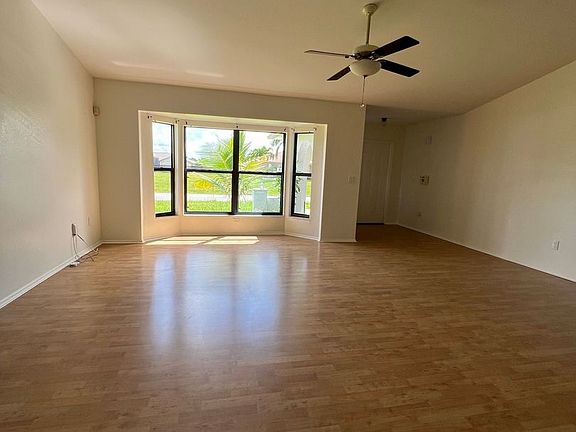 2nd image of 704 NE 1st Ave