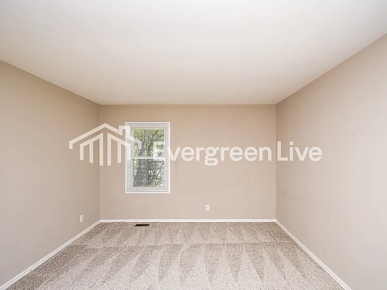 7804 Cullen Dr — Photo 7