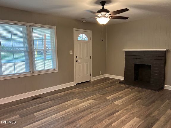 4th image of 1613 Arbor Pl