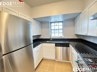 186 Lake Shore Rd APT 4, Brighton, MA 02135