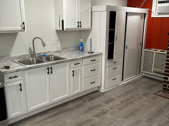 4th image of 6413 S Van Ness Ave #1/2