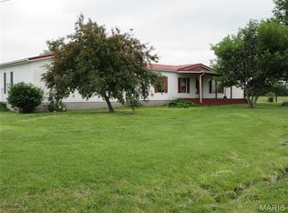 7080 Bee Branch Rd, Iuka, IL 62849