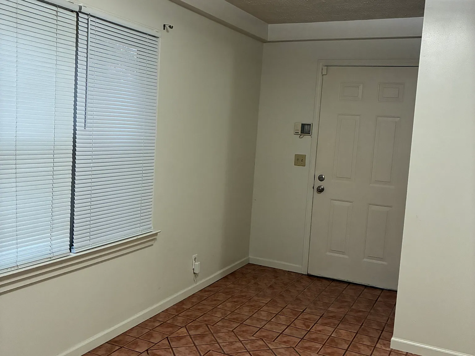 2 bed, 873 sqft, $1,100 — Photo 4
