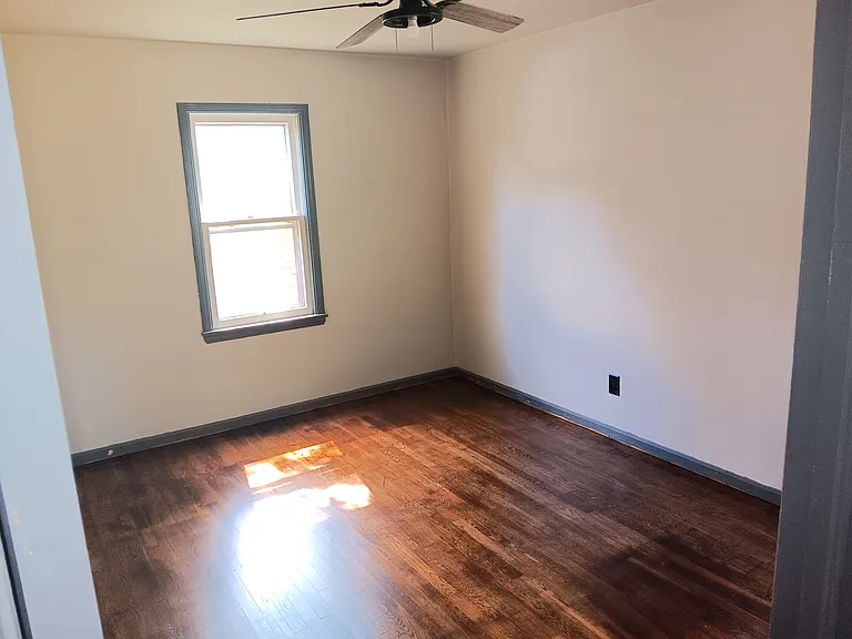 111 Lakeview Dr — Photo 8