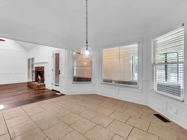 7347 Richmond Rd — Photo 16