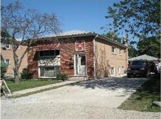 891 S Addison Rd, Addison, IL 60101