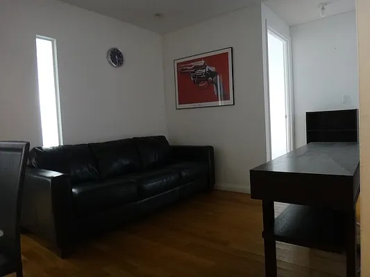 Rented by KVNY Soho | media 35