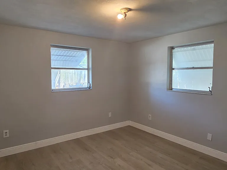 3034 Palamore Dr — Photo 16
