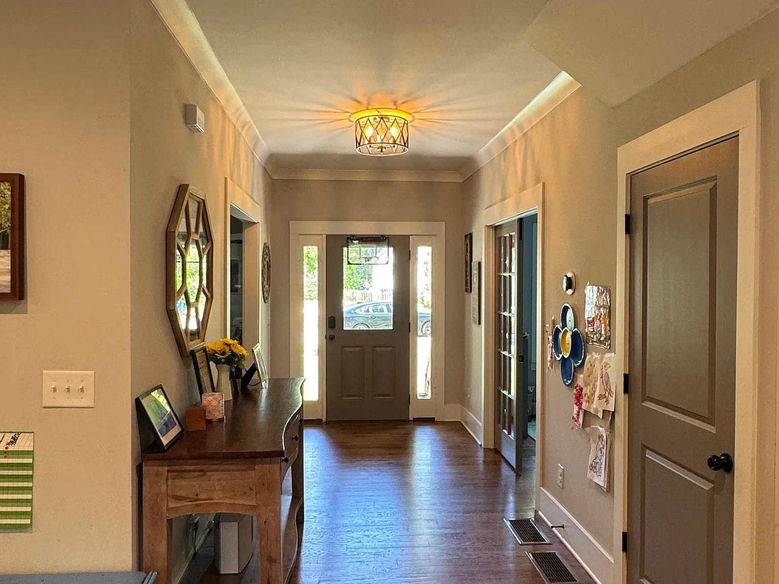 5 bed, 3.0 bath, 3300 sqft, $4,875 — Photo 4