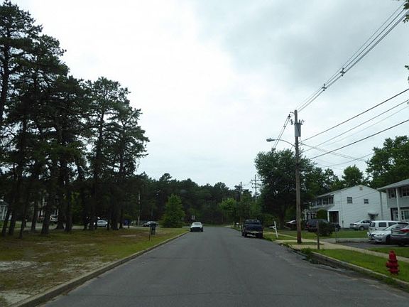 5th image of 813 Cedar St
