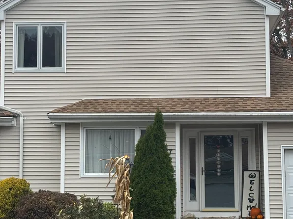 277 Eagles Landing #277, Shelton, CT 06484