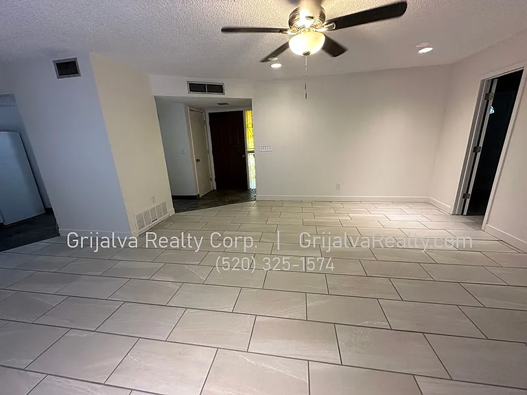 3505 W Alana Ln — Photo 2
