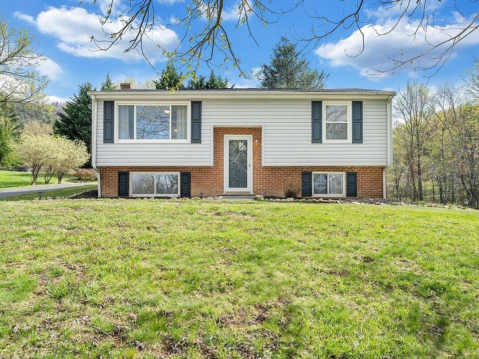 1st image of 7717 Creek Cir