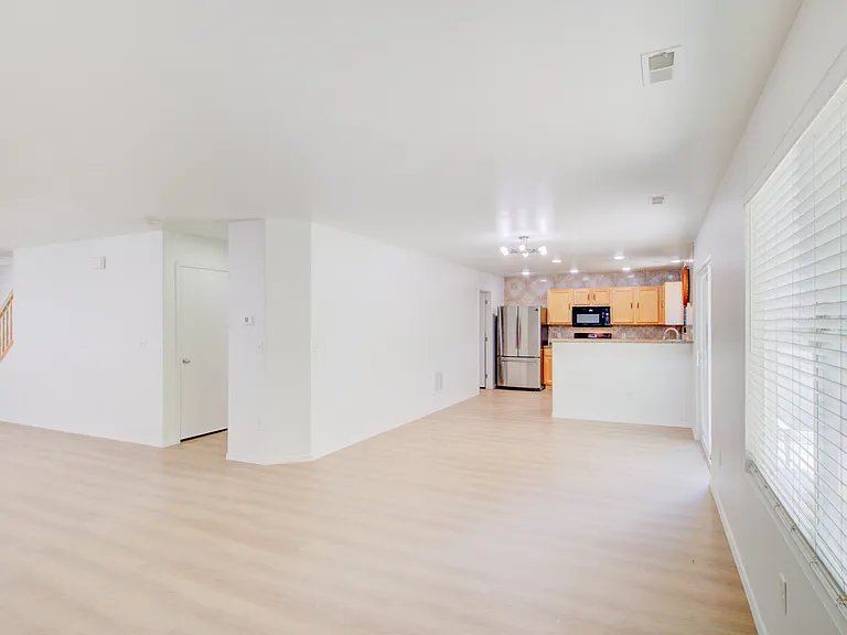 1153 W 400 S — Photo 14