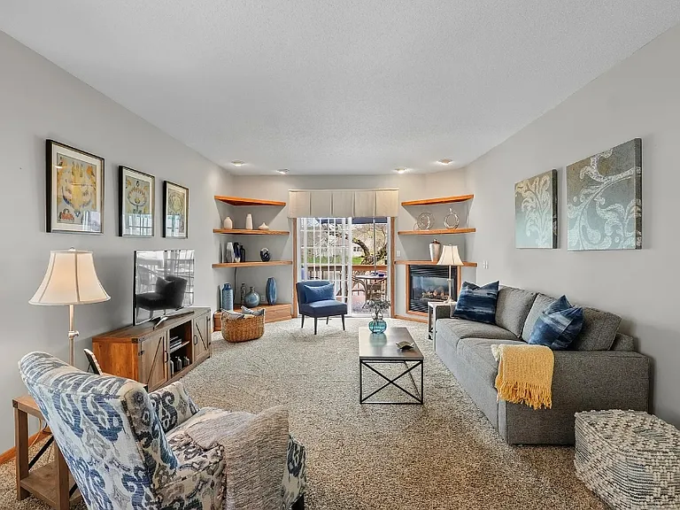 4209 Azalea Cir #15 — Photo 2
