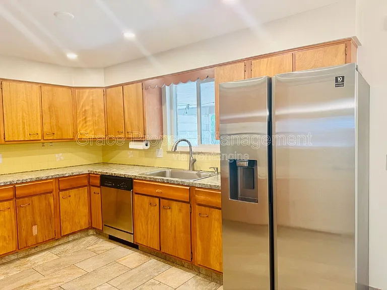 3583 Wright St — Photo 6